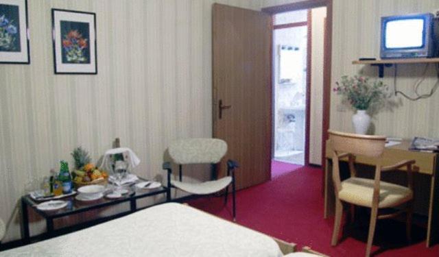 Hotel Margna Morbegno Bagian luar foto